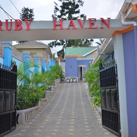 Hotel Ruby Haven Kampala Exterior foto